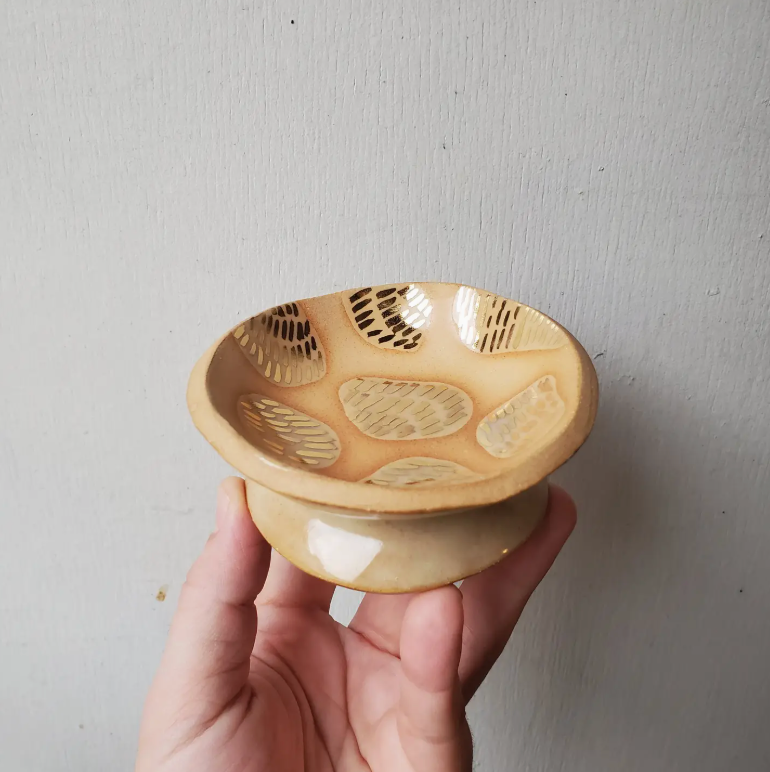 Yo-Yo Dish, Gold Confetti